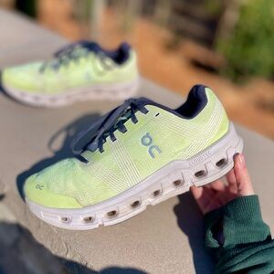 On Cloud Cloud Go Women’s 8.5